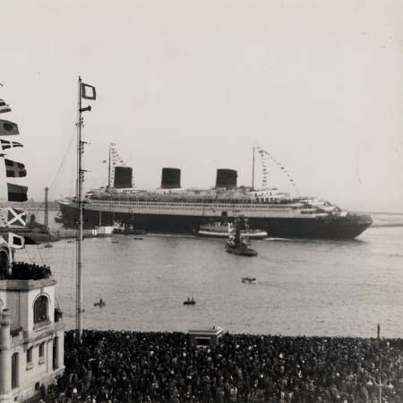 Arrivée du paquebot Normandie au Havre, 11 mai 1935