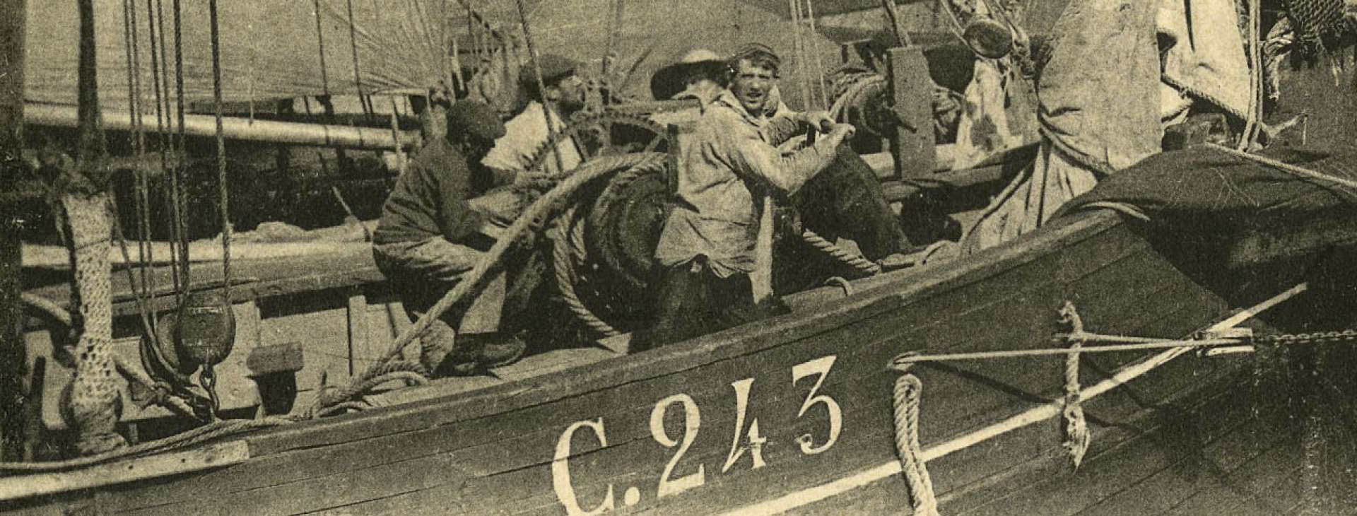 archives municipales du Havre Sur un bateau-pêcheur