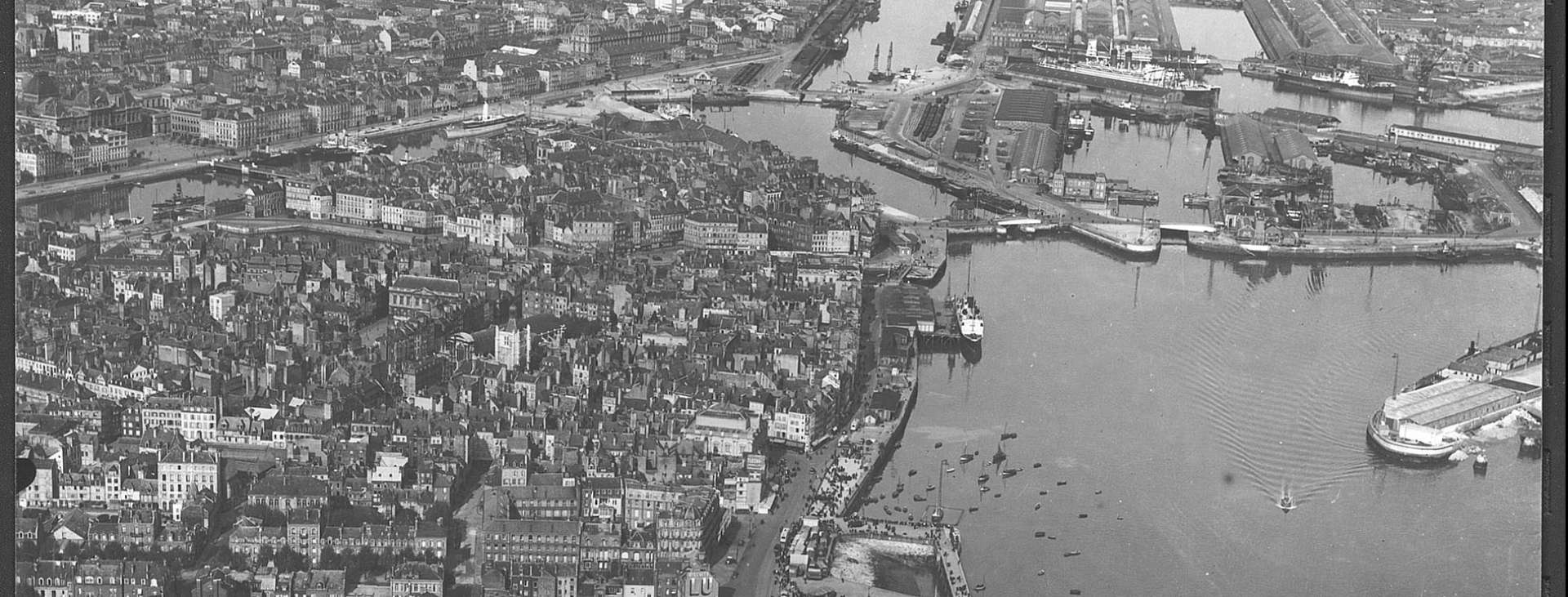 Archives municipales du Havre Le Havre, vue aérienne, années 1930